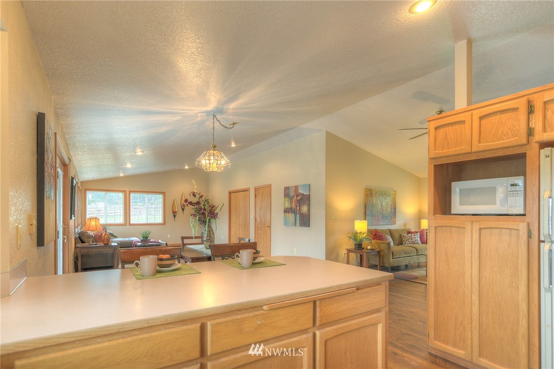 9333 Delphi Road Southwest Olympia, WA 98512 - Photo 9 of 25 Gallery Image 9