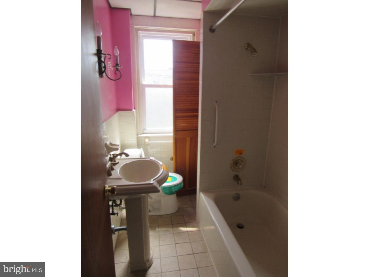 929 Edgemore Road Philadelphia, PA 19151 - Photo 9 of 14 Gallery Image 9