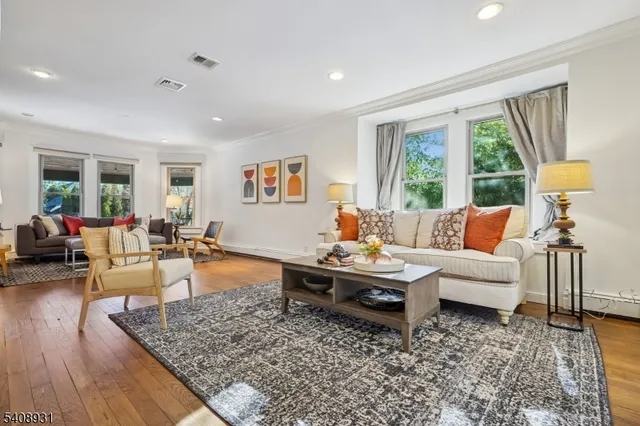 $1,595,000 | 425 Wyoming Avenue, Millburn, NJ 07041