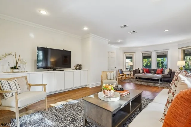 $1,595,000 | 425 Wyoming Avenue, Millburn, NJ 07041