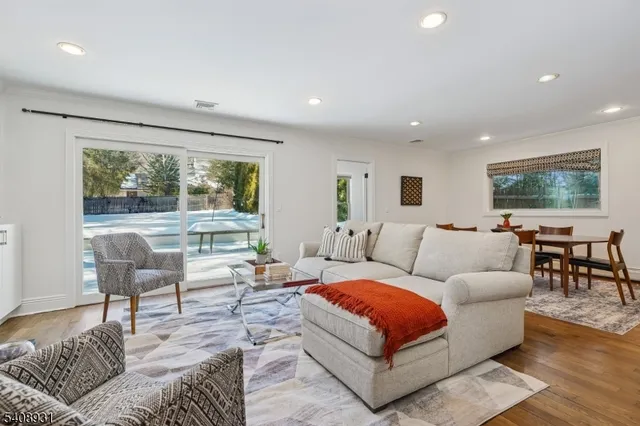 $1,595,000 | 425 Wyoming Avenue, Millburn, NJ 07041