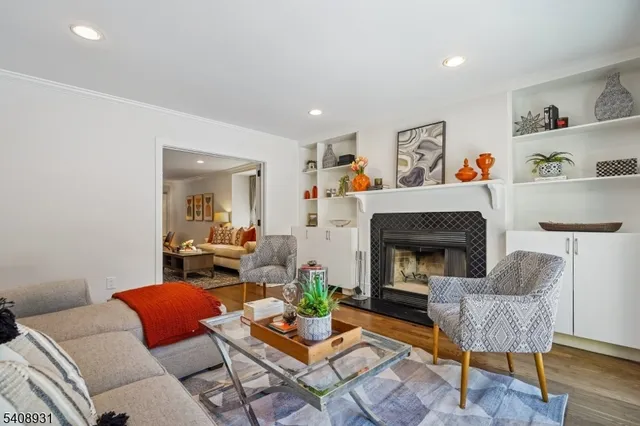 $1,595,000 | 425 Wyoming Avenue, Millburn, NJ 07041