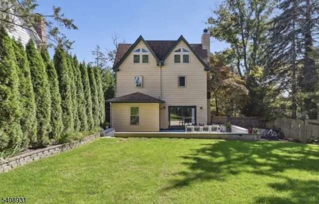 $1,595,000 | 425 Wyoming Avenue, Millburn, NJ 07041