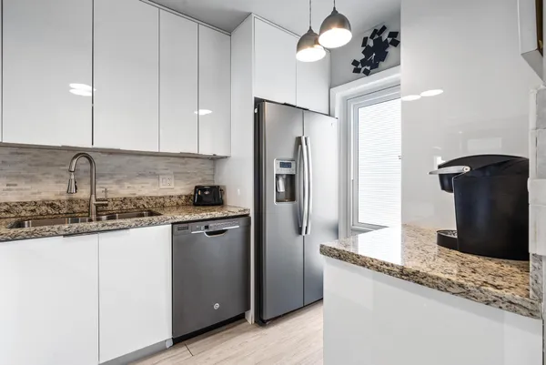 $3,250 | 1461 South Ocean Boulevard, Unit 304, Lauderdale-by-the-Sea, FL 33062