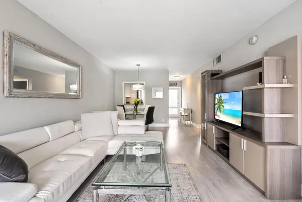 $3,250 | 1461 South Ocean Boulevard, Unit 304, Lauderdale-by-the-Sea, FL 33062