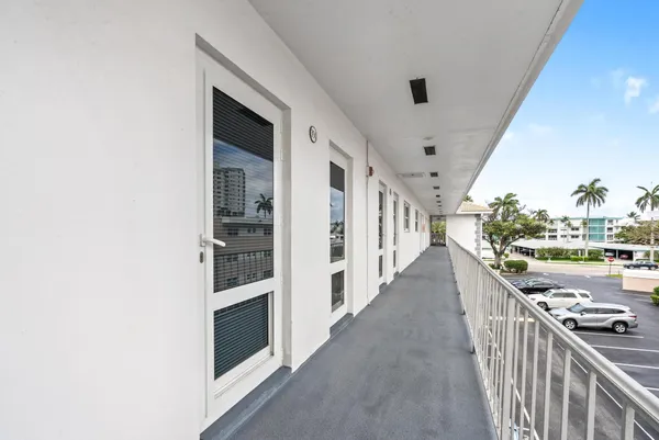 $3,250 | 1461 South Ocean Boulevard, Unit 304, Lauderdale-by-the-Sea, FL 33062