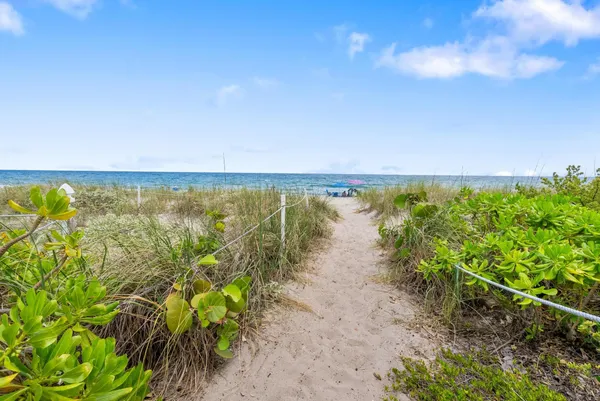 $3,250 | 1461 South Ocean Boulevard, Unit 304, Lauderdale-by-the-Sea, FL 33062