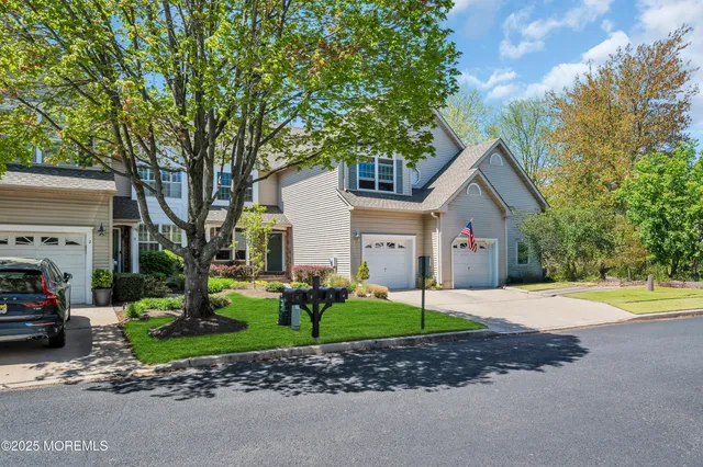 $995,000 | 3 Courtyard Lane, Brielle, NJ 08730