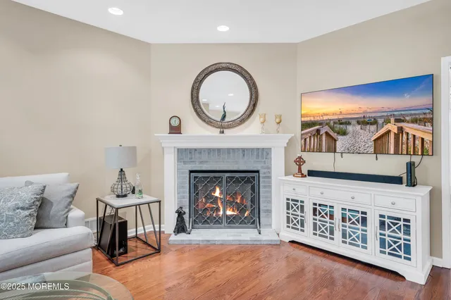 $995,000 | 3 Courtyard Lane, Brielle, NJ 08730