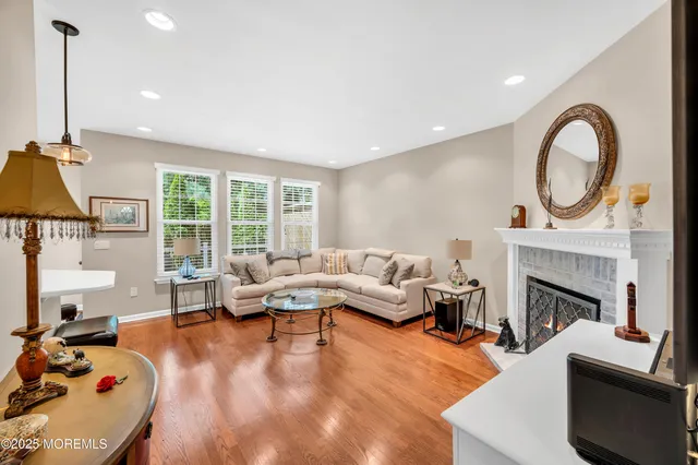 $995,000 | 3 Courtyard Lane, Brielle, NJ 08730