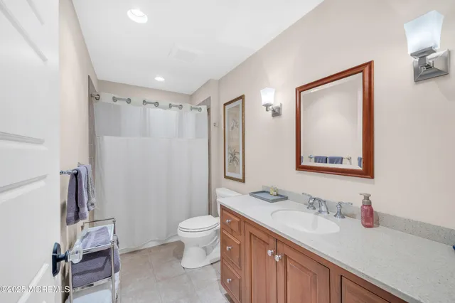 $995,000 | 3 Courtyard Lane, Brielle, NJ 08730