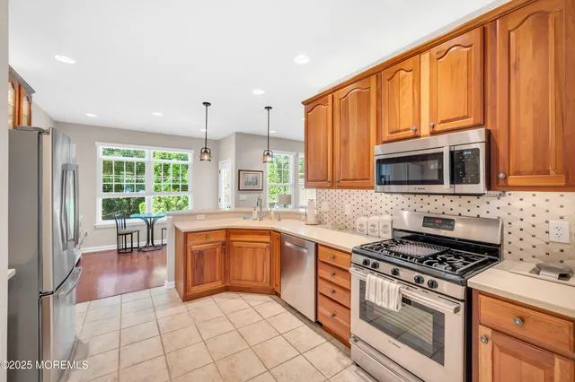 $995,000 | 3 Courtyard Lane, Brielle, NJ 08730