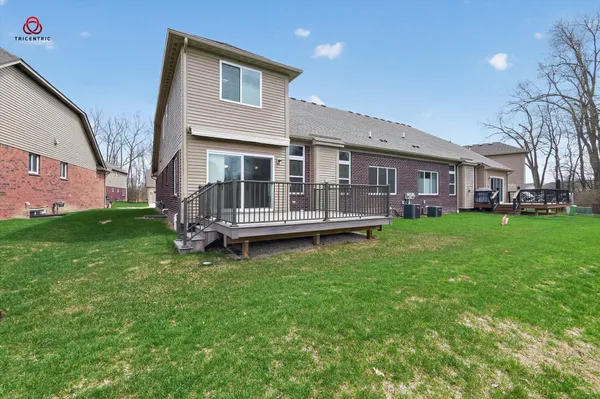 $389,000 | 30295 Berghway Trail, Warren, MI 48092