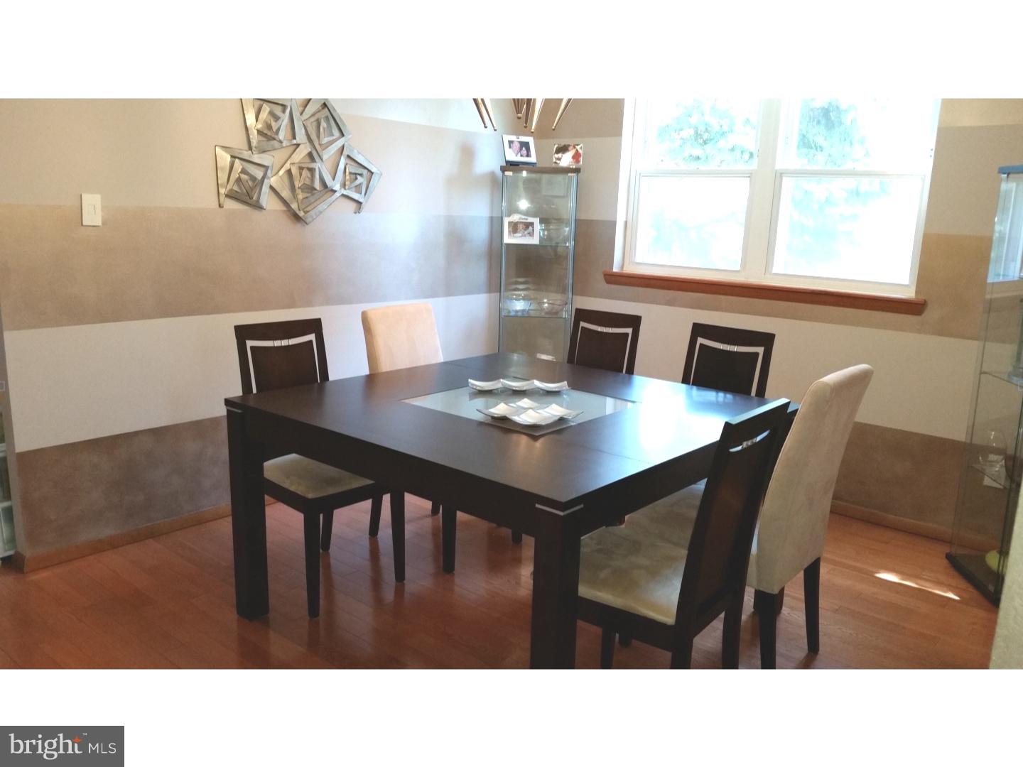 340 Ridgeway Place Philadelphia, PA 19116 - Photo 3 of 14 Dining Room