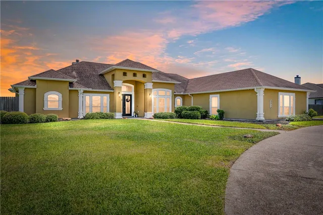 $719,900 | 5614 Kitty Hawk Drive, Corpus Christi, TX 78414