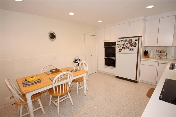 132 Brandeis Road Newton, MA 02459 - Photo 4 of 8
