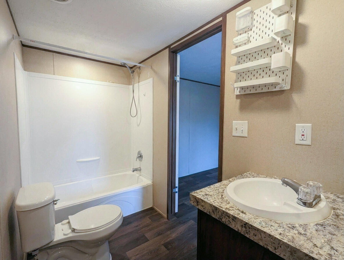 399 South Railroad Avenue Ridgeville, SC 29472 - Photo 13 of 14 Ensuite Bath