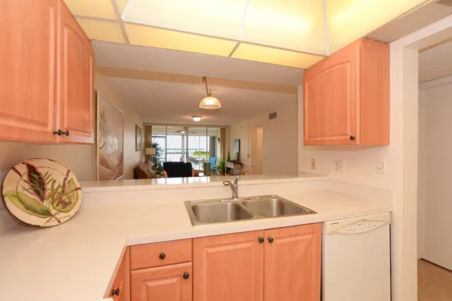 $305,000 | 1950 Southwest Palm City Road, Unit 12103, Stuart, FL 34994