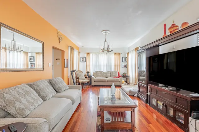 $258,000 | 7546 West Hanover Street, Summit, IL 60501