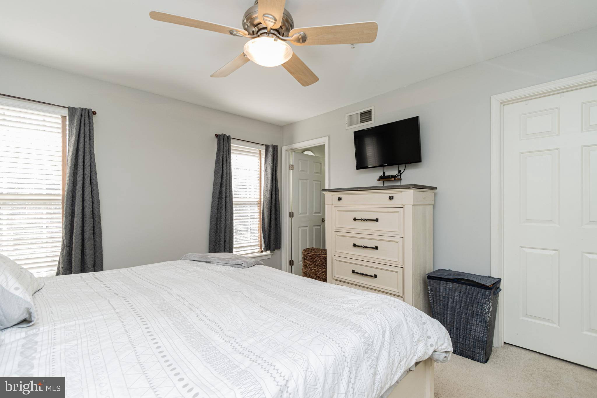 509 Eisenhower Drive Frederick, MD 21703 - Photo 18 of 40 Primary Bedroom