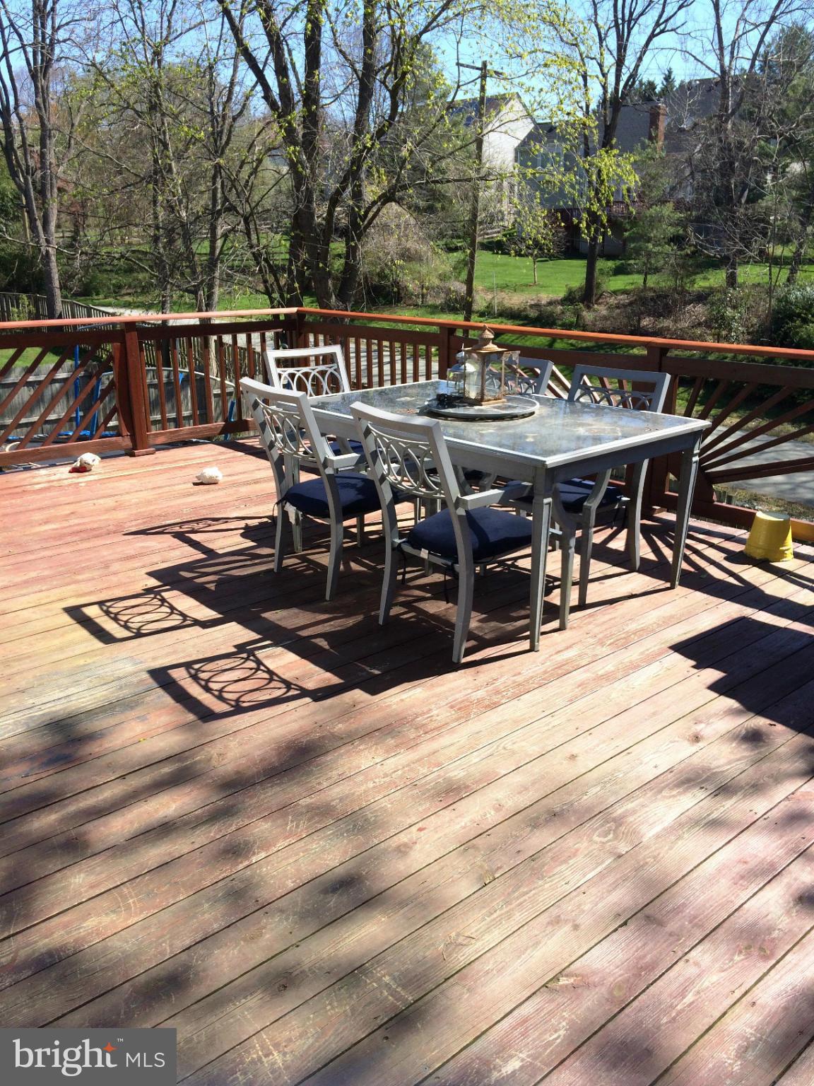 7 Treworthy Road Gaithersburg, MD 20878 - Photo 16 of 18 Oversize Deck