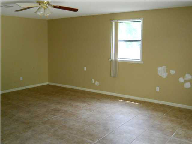 5243 Gibson Road Vicksburg, MS 39180 - Photo 4 of 10 Bedroom 1