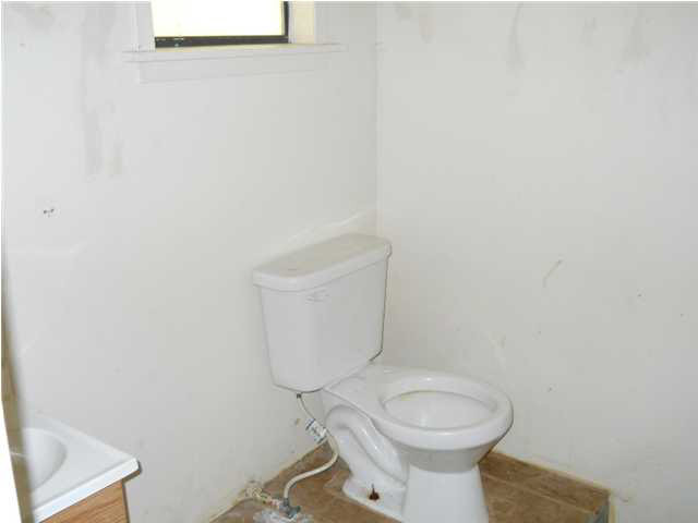 5243 Gibson Road Vicksburg, MS 39180 - Photo 8 of 10 Bathroom 3