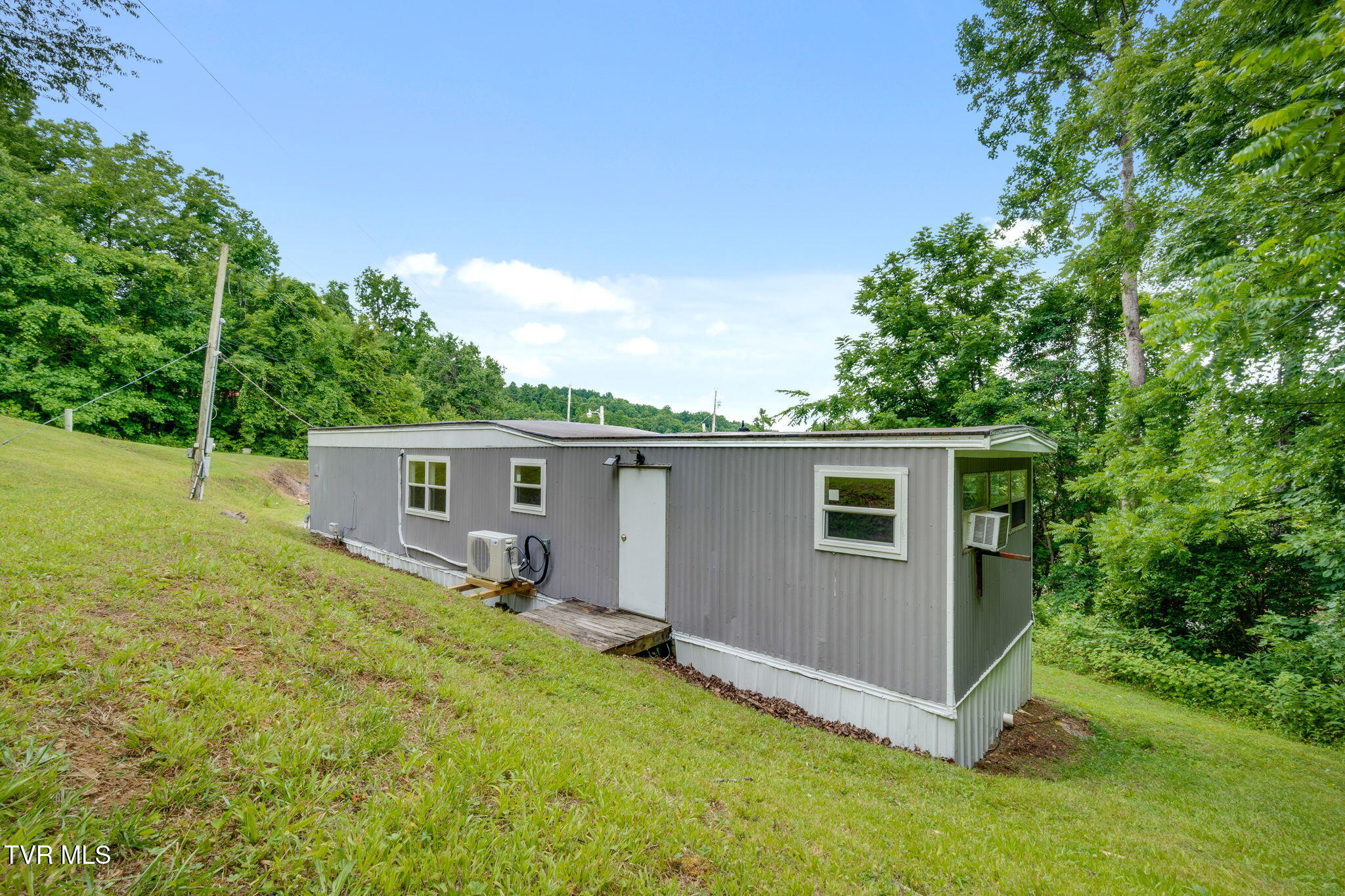 131 Russell Hill Road Elizabethton, TN 37643 - Photo 22 of 30 022