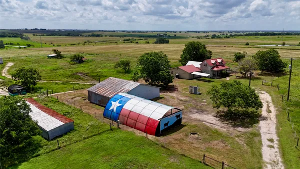 $425,000 | 3901 State Highway 95, Moulton, TX 77975