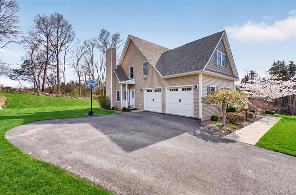 $799,930 | 11 Country Glen, Fishkill, NY 12524