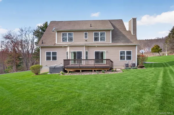 $799,930 | 11 Country Glen, Fishkill, NY 12524