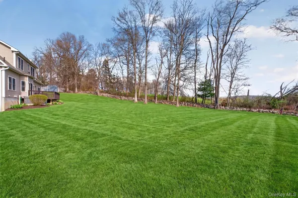 $799,930 | 11 Country Glen, Fishkill, NY 12524
