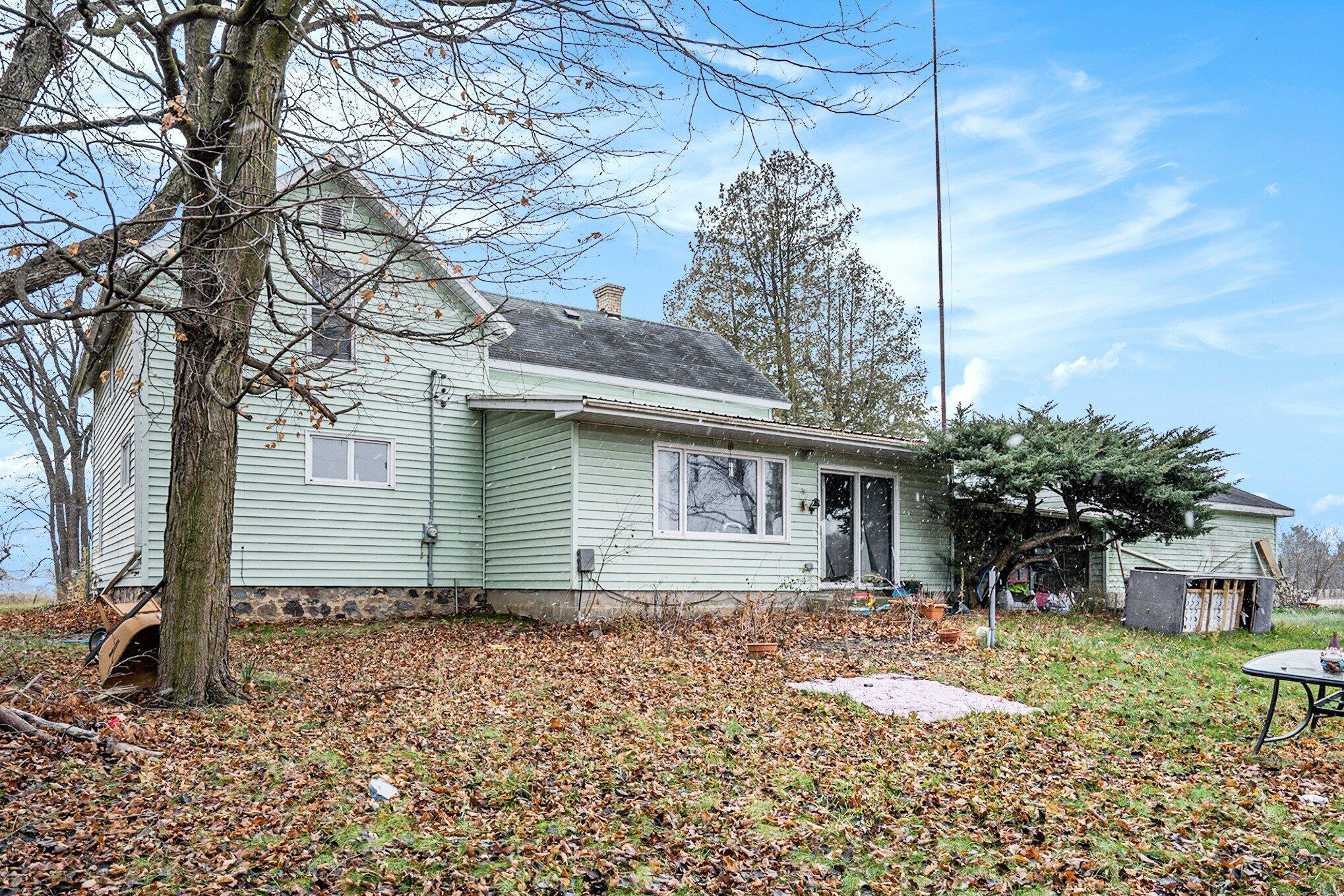 1088 West Remus Road Mount Pleasant, MI 48858 - Photo 5 of 16 005_mkb05011_81