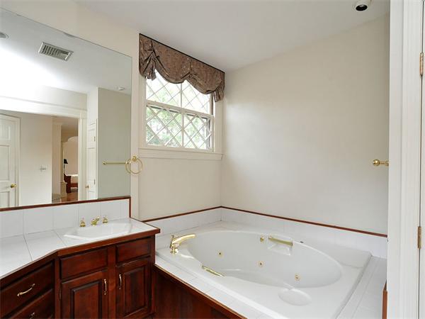208 Chapman Street Canton, MA 02021 - Photo 12 of 17 Gallery Image 12