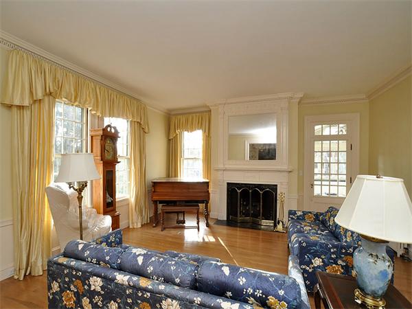 208 Chapman Street Canton, MA 02021 - Photo 6 of 17 Gallery Image 6