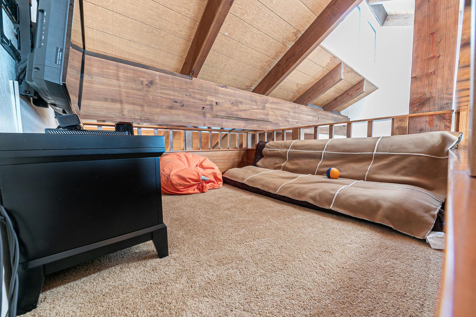 6108 Rocky Point Northstar, CA 96161 - Photo 17 of 28 a view of furniture and stove in a room