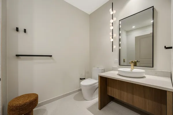 $4,650 | 1257 North Ashland Avenue, Unit 304, Chicago, IL 60622