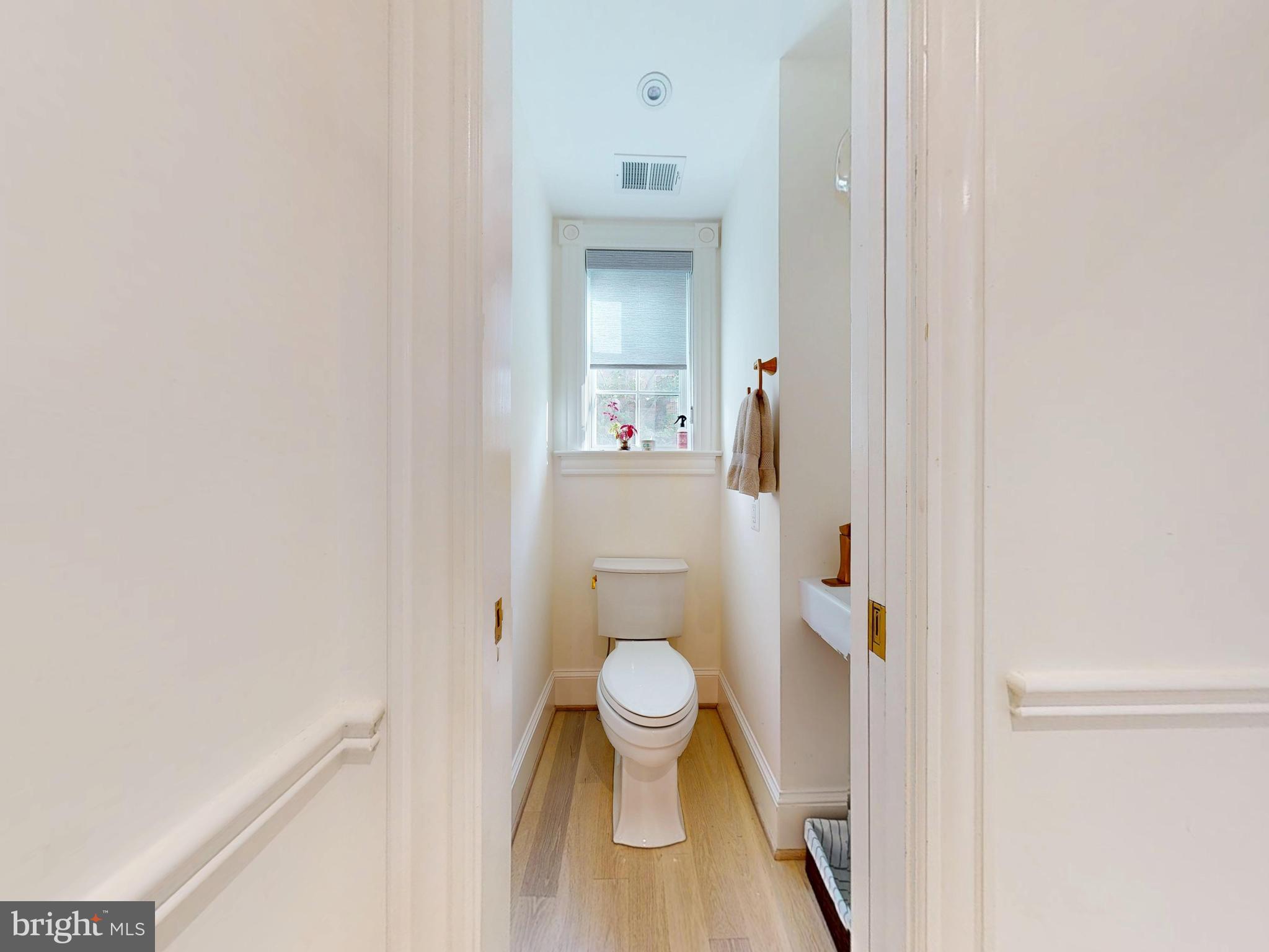 1808 Riggs Place Northwest Washington, DC 20009 - Photo 20 of 43 Floor 1 Common Bathroom