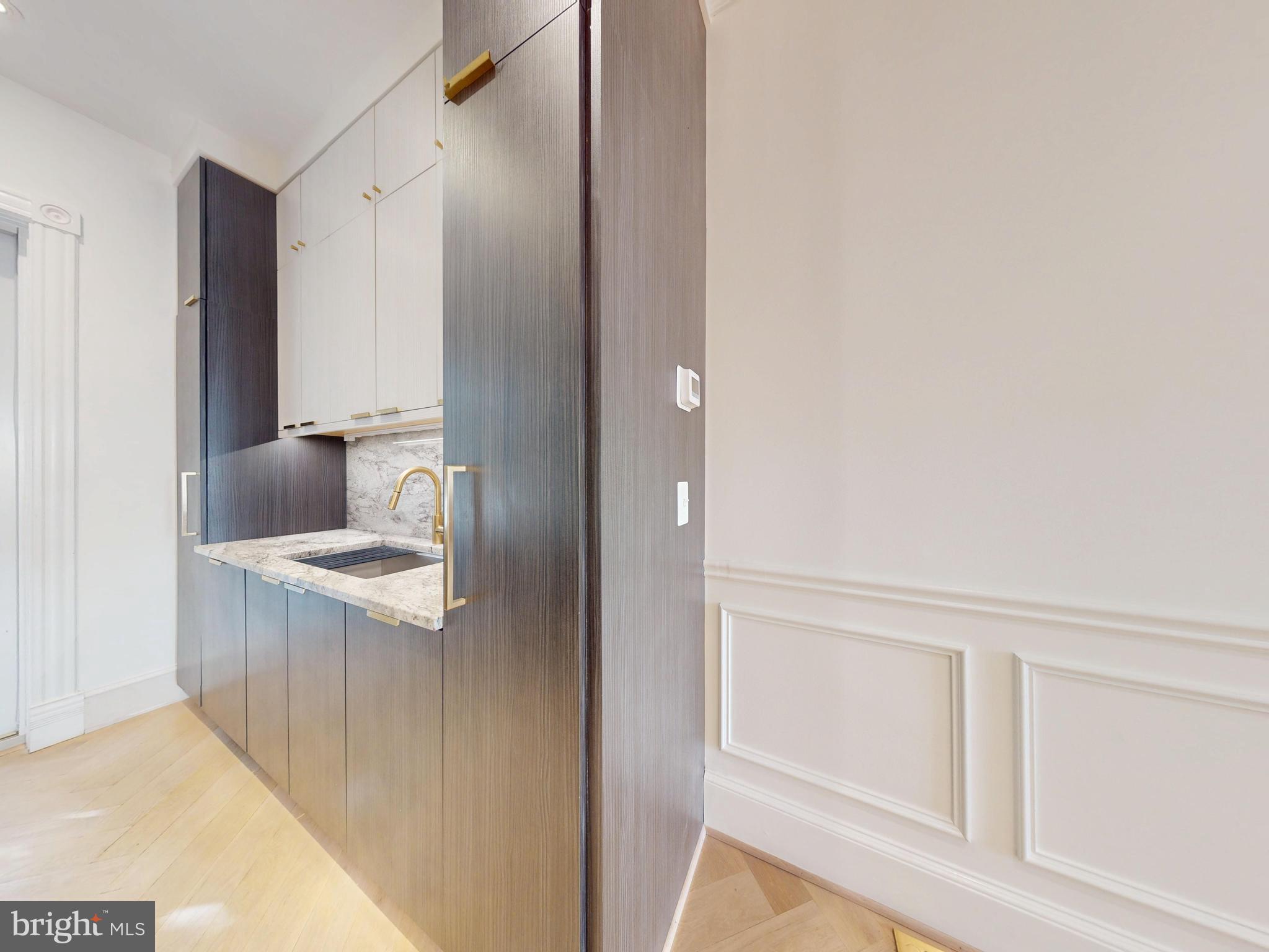 1808 Riggs Place Northwest Washington, DC 20009 - Photo 6 of 43 Kitchen (Main Floor)