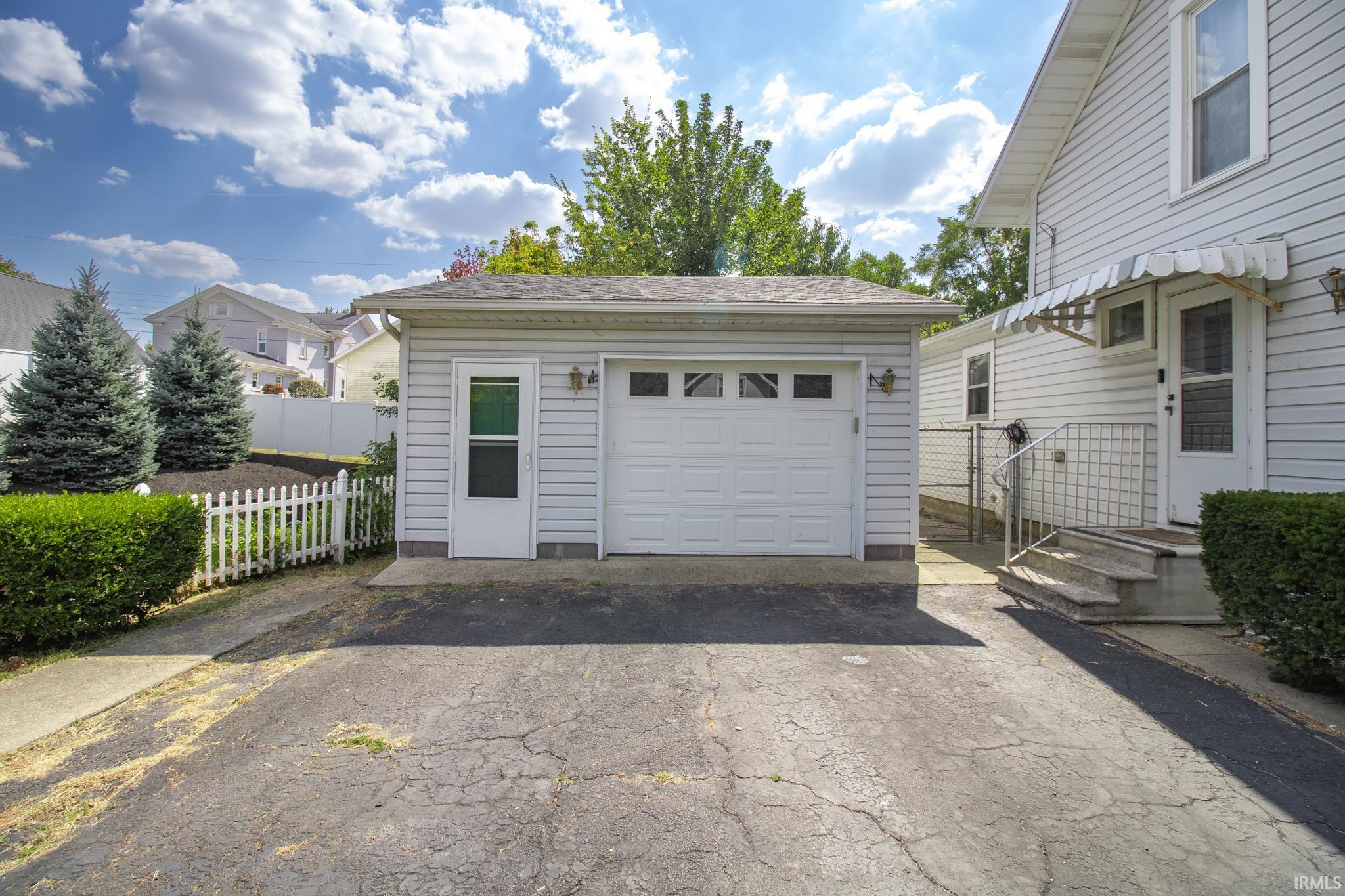 232 East Washington Street Winchester, IN 47394 - Photo 3 of 19