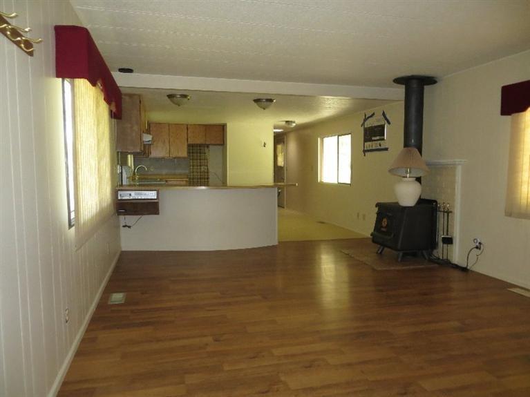 15977 Antioch Road White City, OR 97503 - Photo 6 of 13 Living, dining