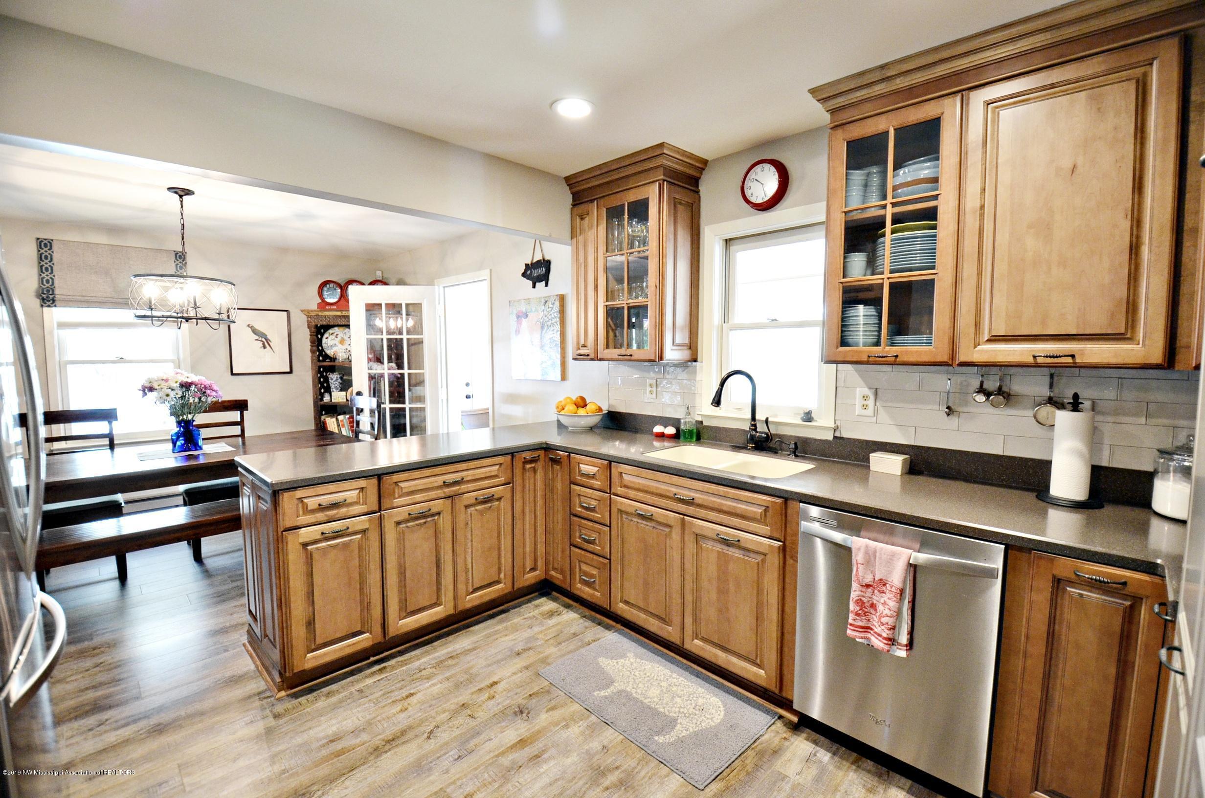 139 Swan Road Coldwater, MS 38618 - Photo 10 of 35 Kitchen1