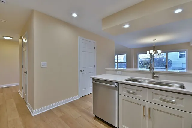 $424,900 | 3208 Raphael Court, St. Charles, IL 60175