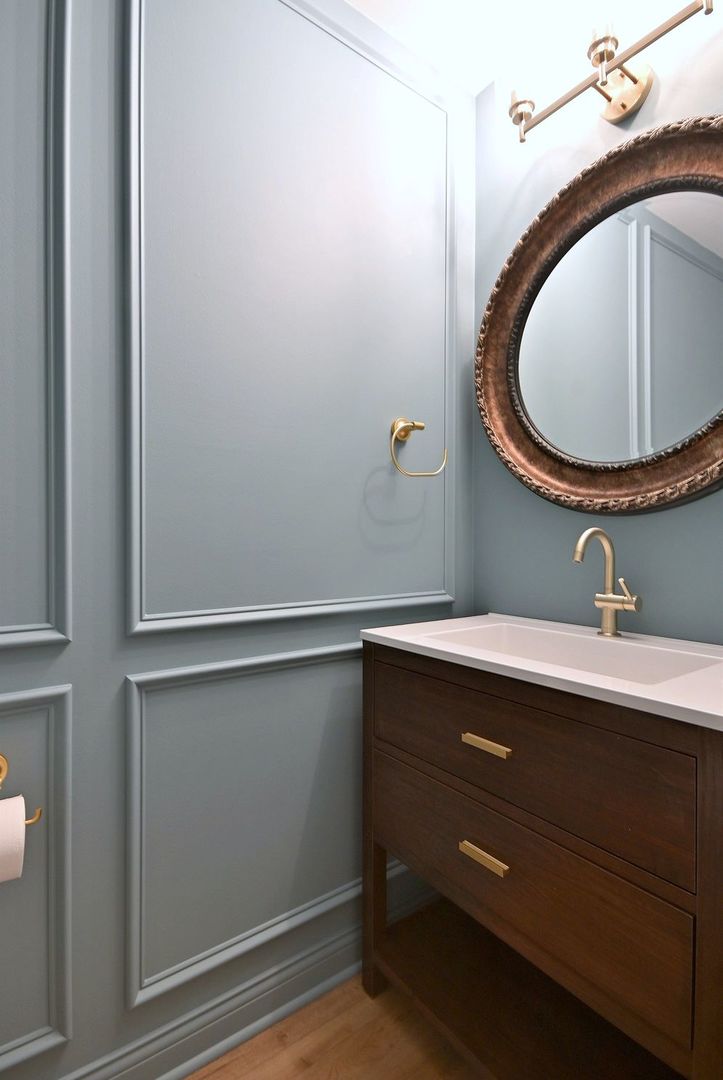 3208 Raphael Court St. Charles, IL 60175 - Photo 23 of 47 a bathroom with a sink and a mirror