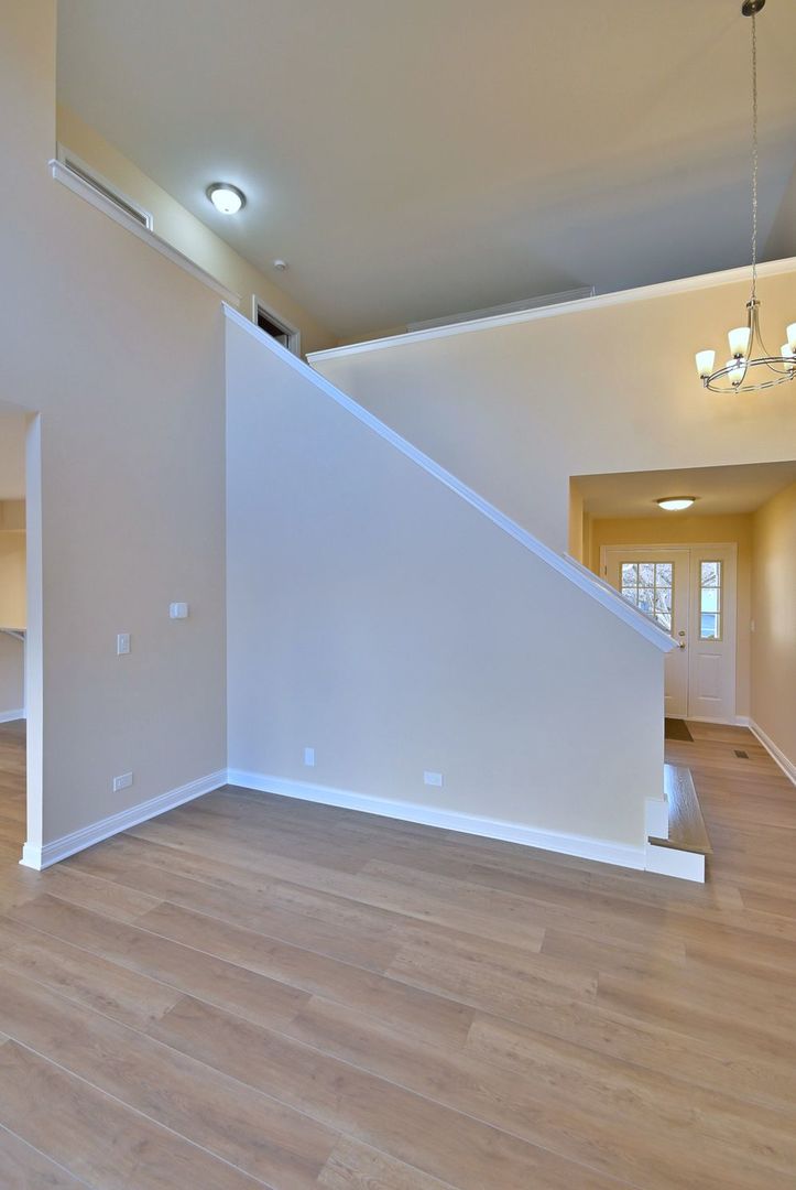 3208 Raphael Court St. Charles, IL 60175 - Photo 30 of 47 a view of an empty room