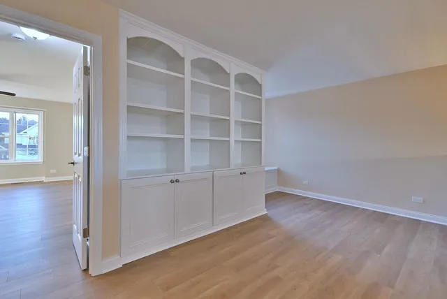 $424,900 | 3208 Raphael Court, St. Charles, IL 60175