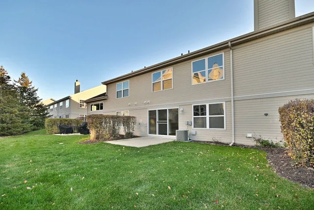 $424,900 | 3208 Raphael Court, St. Charles, IL 60175