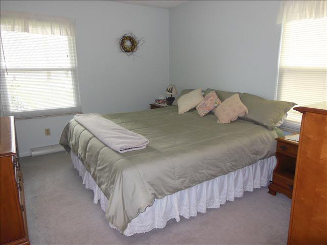 10856 Summerfield Road Temperance, MI 48182 - Photo 14 of 19 20354294-13.JPG