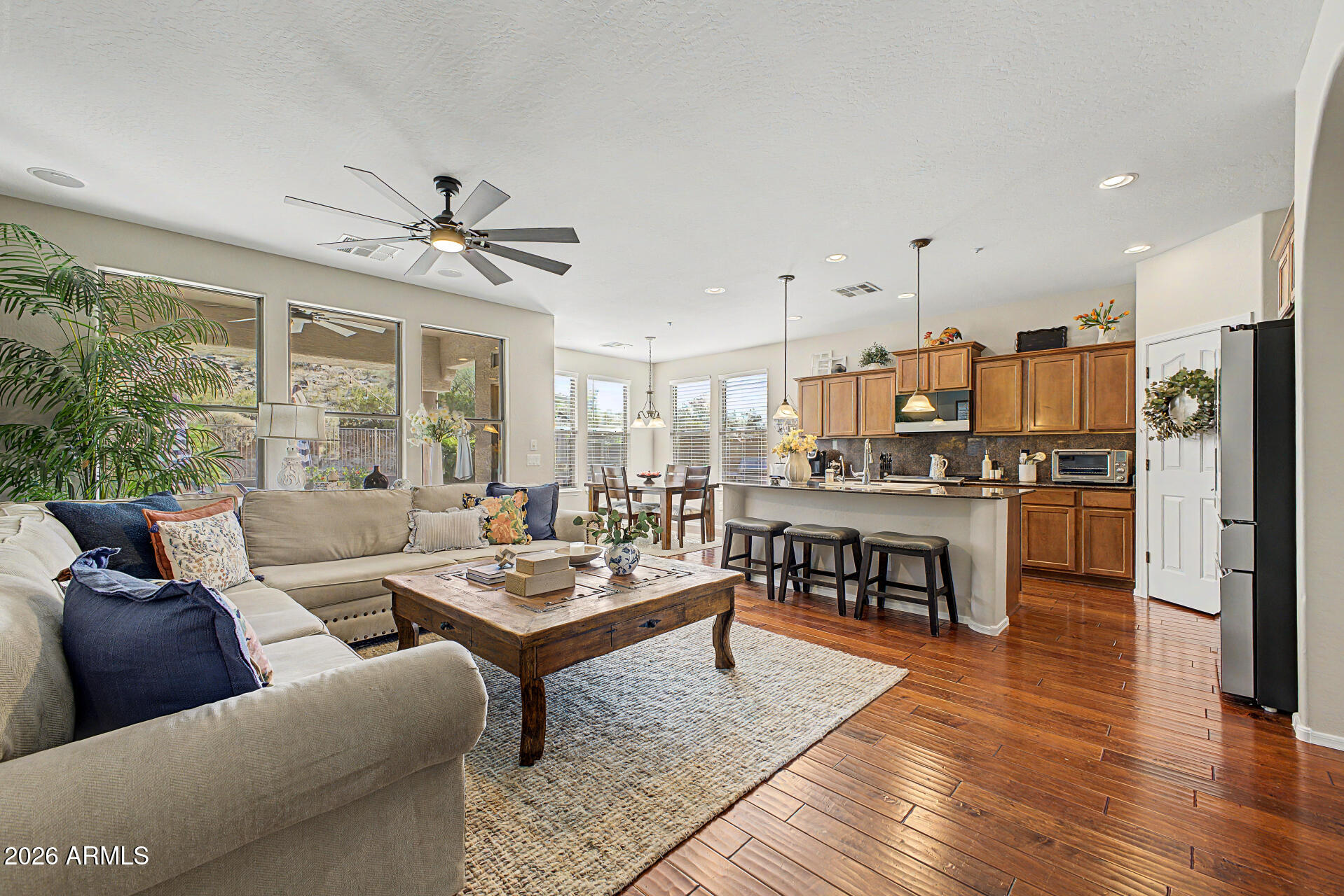 18483 Verdin Road Goodyear, AZ 85338 - Photo 4 of 48 09 - Verdin