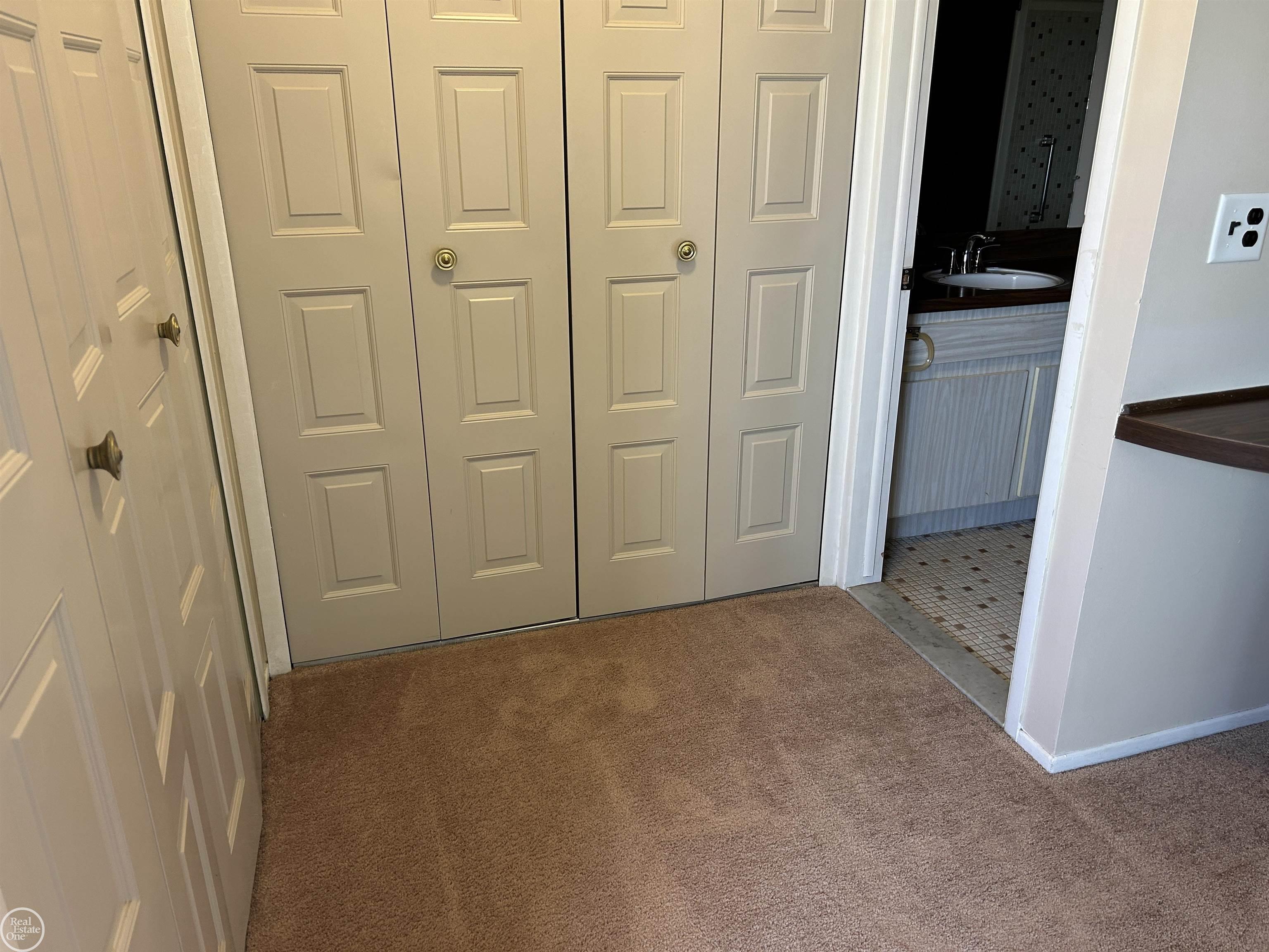 29133 Hayes Road, Unit #22 Warren, MI 48088 - Photo 13 of 22